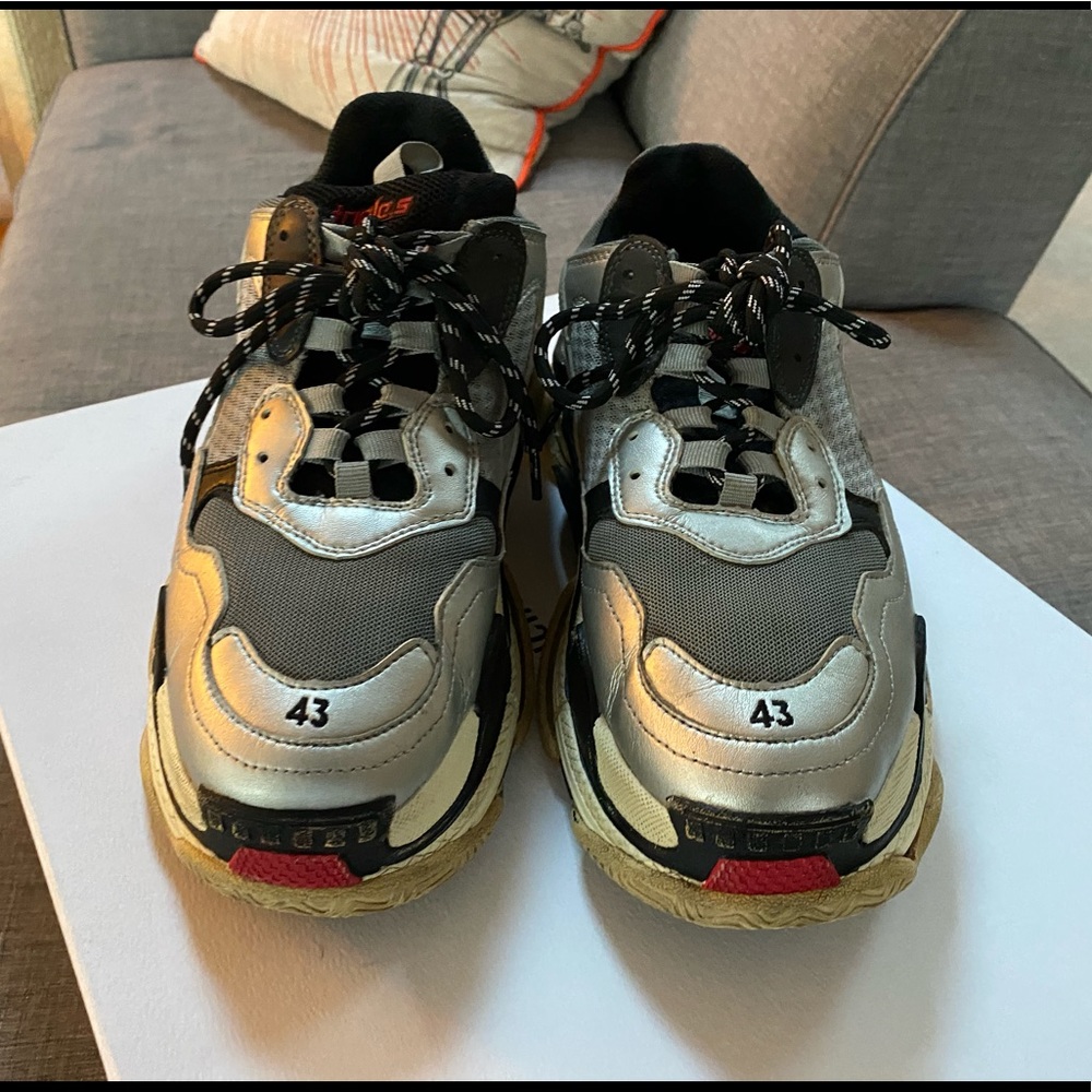 Gently loved Silver Balenciaga Triple S Sneakers - Picture 5 of 5